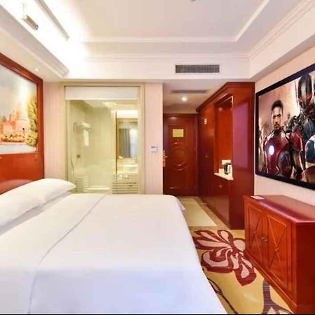 Vienna Hotel Shenzhen Baoneng City Plaza ภายนอก รูปภาพ